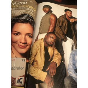 Smash Hits Magazine 15th November 2000 